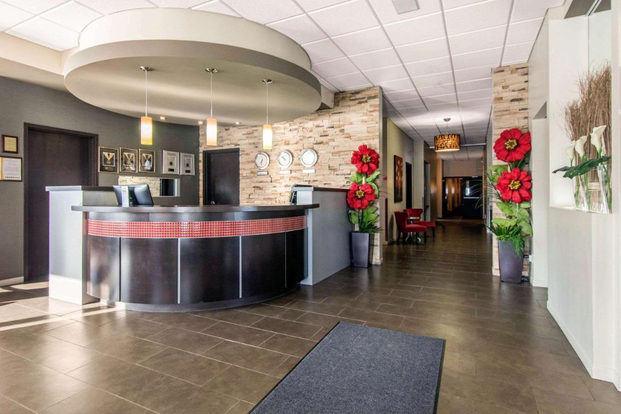 Econo Lodge Inn & Suites Saint Apollinaire Zewnętrze zdjęcie
