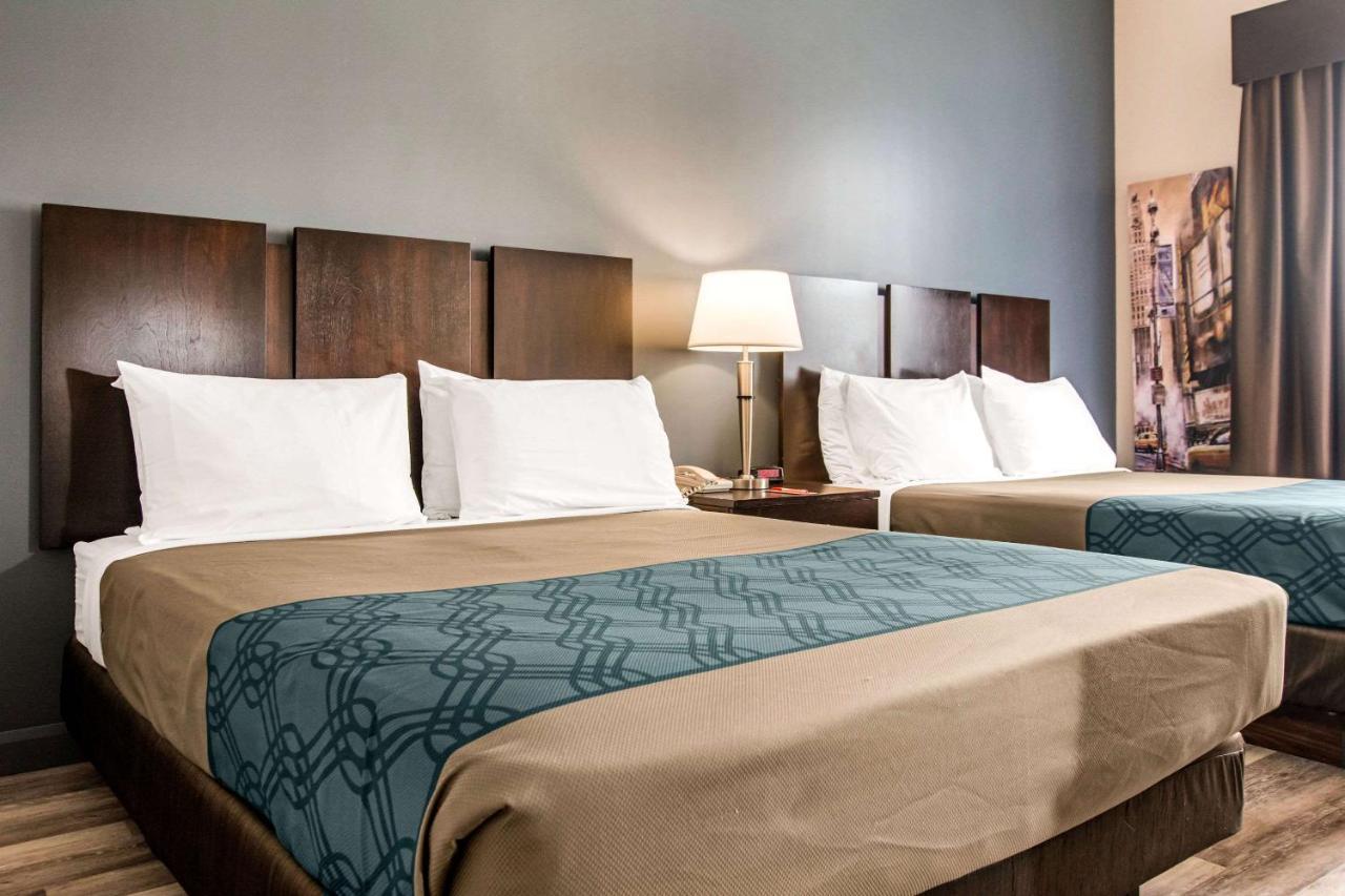 Econo Lodge Inn & Suites Saint Apollinaire Zewnętrze zdjęcie