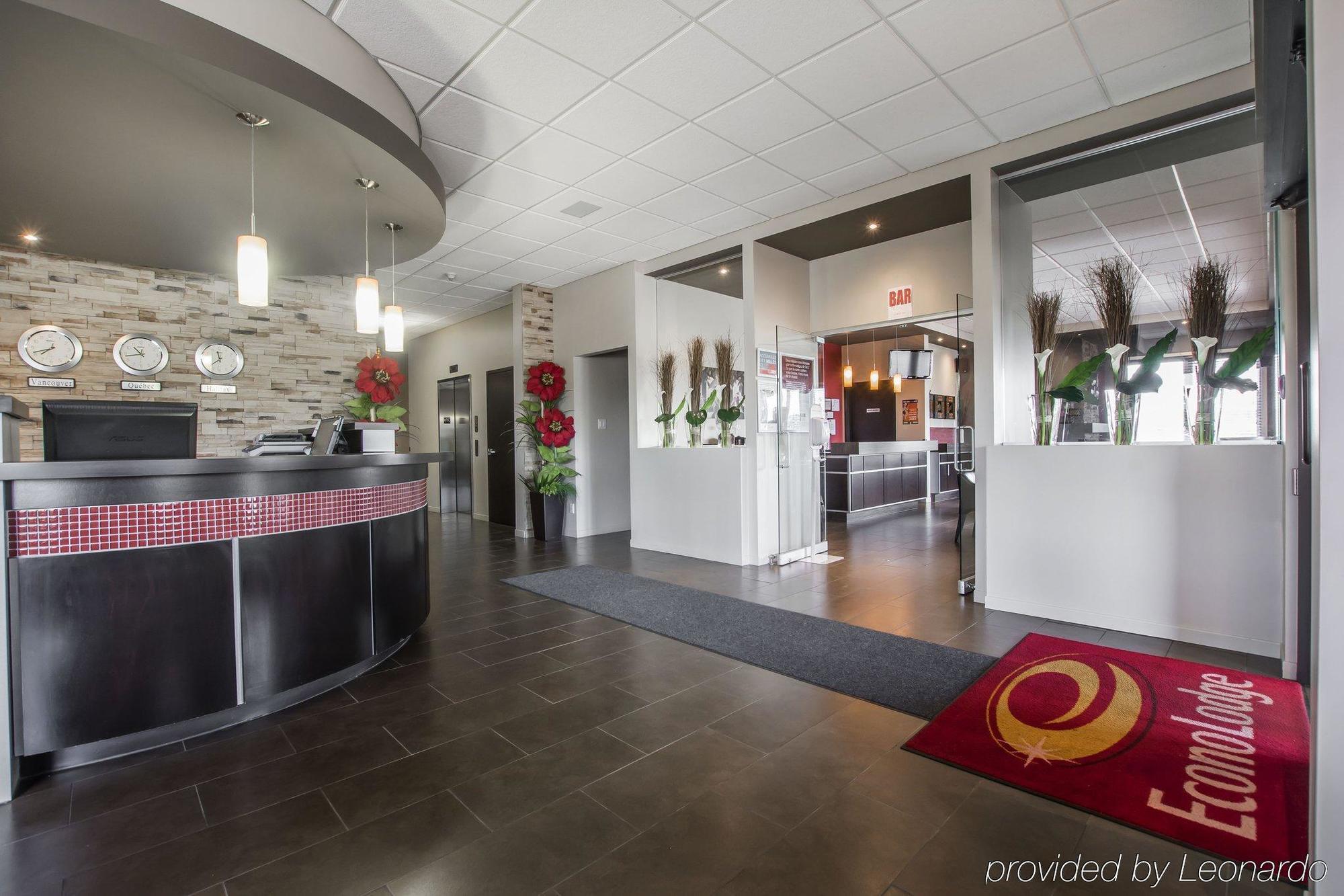Econo Lodge Inn & Suites Saint Apollinaire Zewnętrze zdjęcie