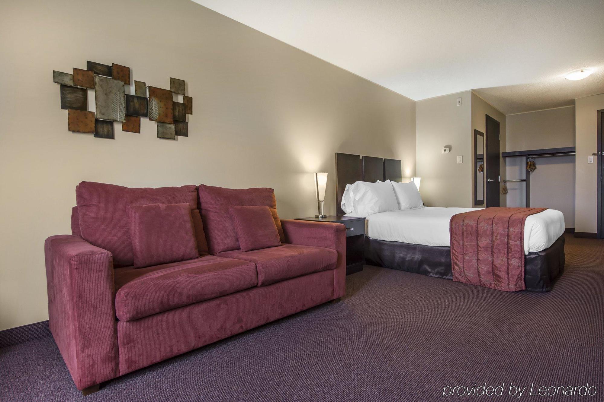 Econo Lodge Inn & Suites Saint Apollinaire Zewnętrze zdjęcie