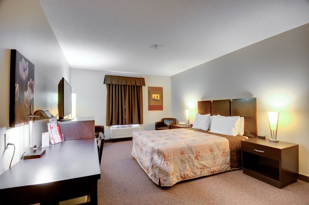 Econo Lodge Inn & Suites Saint Apollinaire Zewnętrze zdjęcie