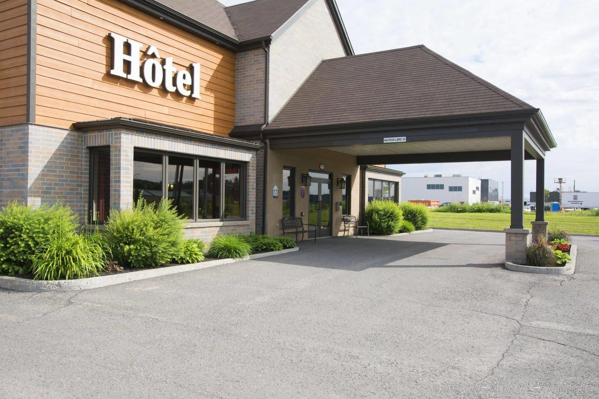 Econo Lodge Inn & Suites Saint Apollinaire Zewnętrze zdjęcie