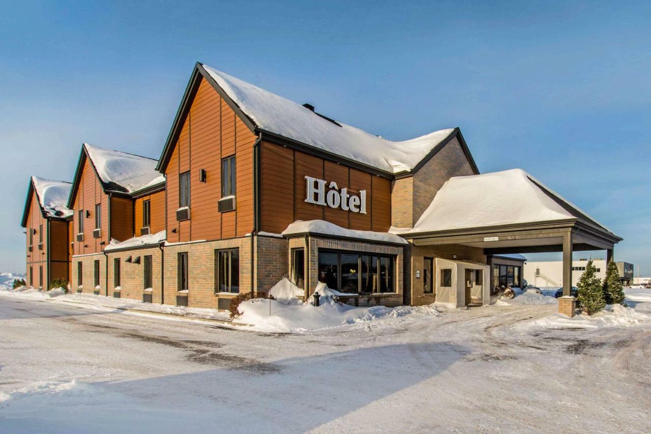Econo Lodge Inn & Suites Saint Apollinaire Zewnętrze zdjęcie